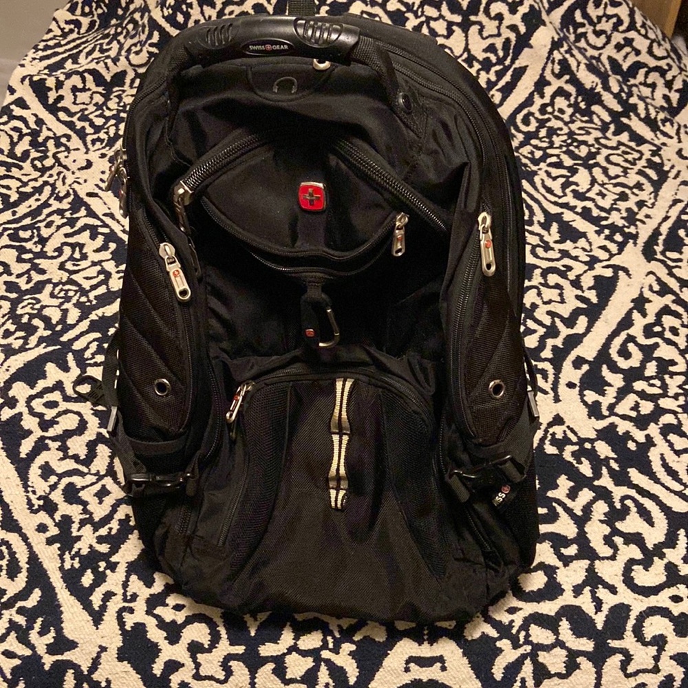 SwissGear Laptop Backpack black with silver accents multifunctional amazing